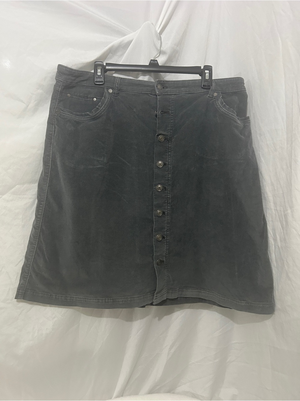 Croft & Barrow Women Size 18 Charcoal Grey Corduroy Button Front Skirt Stretch⁠